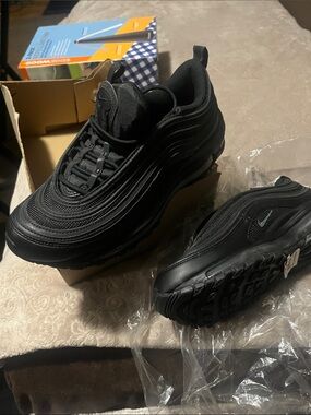 Nike Women’s Black Low-Top Sneakers